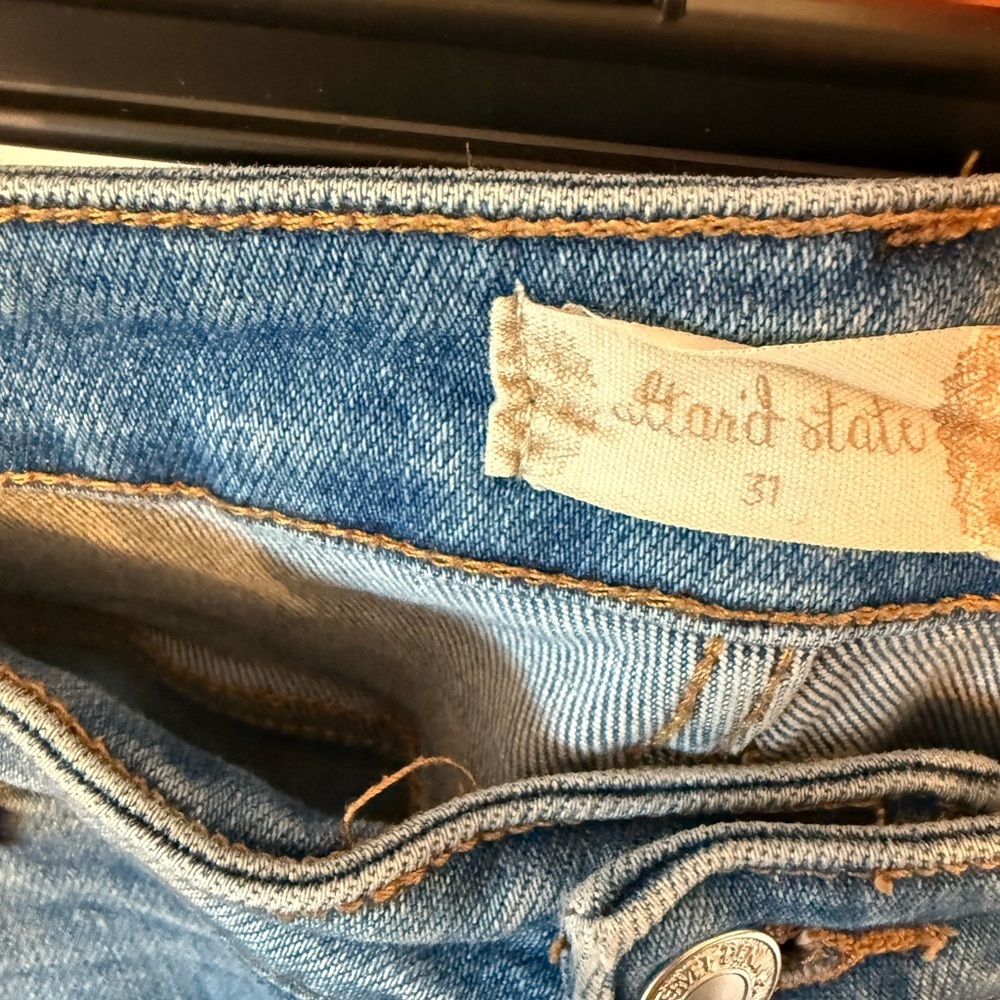Altar’d State Distressed Stretch Button‑Fly Jeans – Size 31 - Picture 4 of 4
